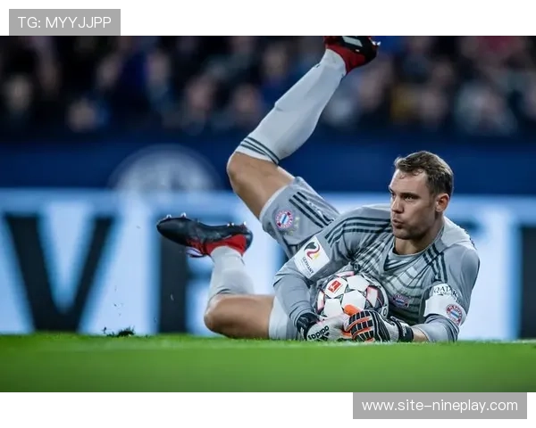 诺伊尔极限扑救瞬间定格传奇守门员的绝对霸气与精准反应